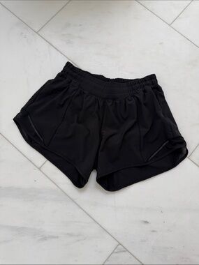 Lululemon Athletica Women's Black Athletic Shorts 6 tall worn twice